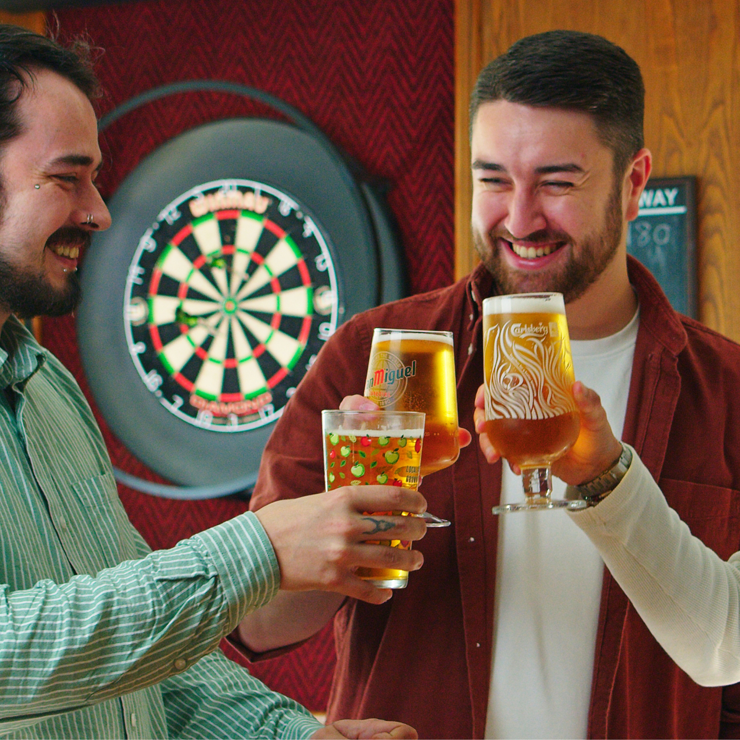 Raise a glass This Father's Day at The Showboat in Pendlebury, Manchester!